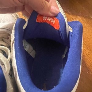 Great condition sneakers